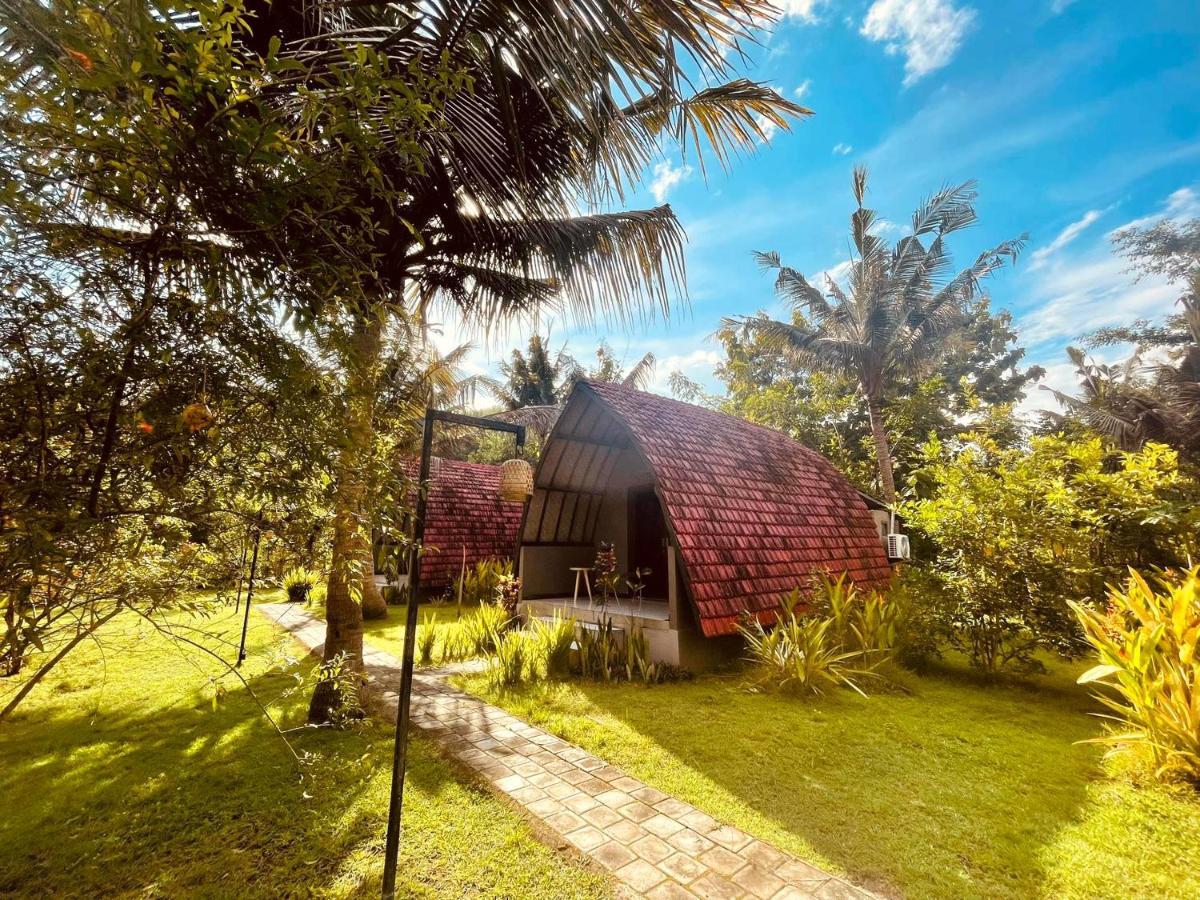 Apit Lawang Villas & Resto Batununggul Exterior foto