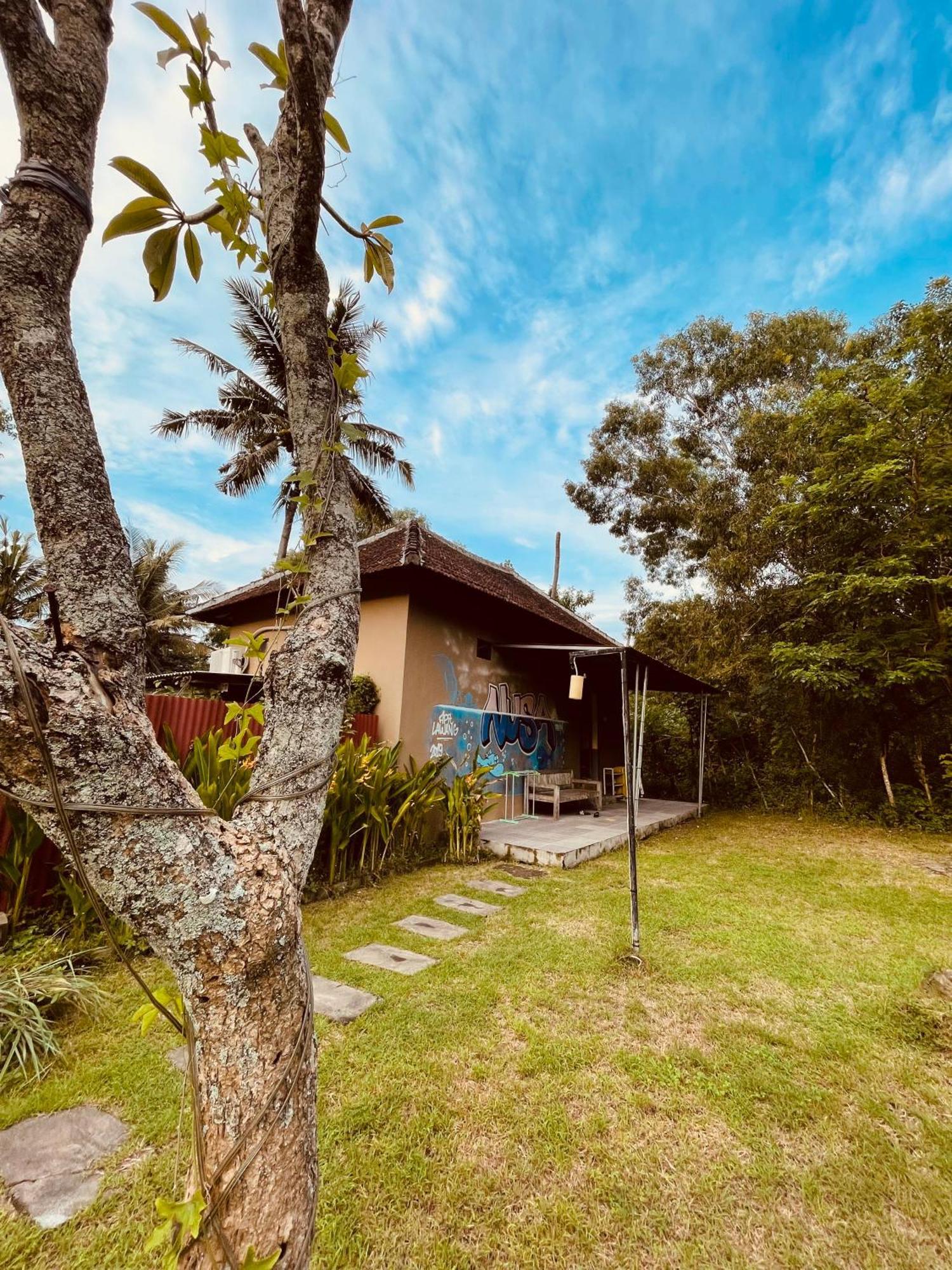 Apit Lawang Villas & Resto Batununggul Exterior foto